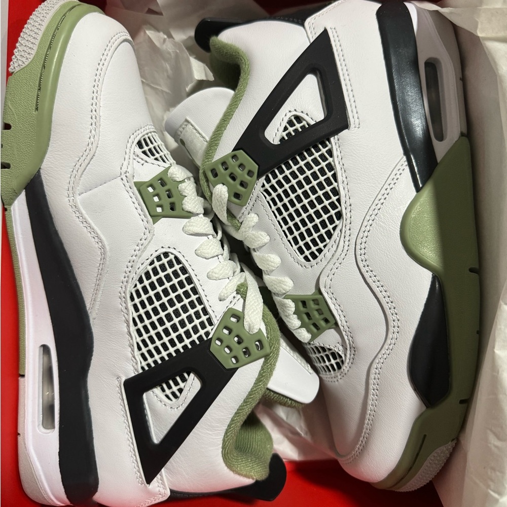 Jordan 4 Sage